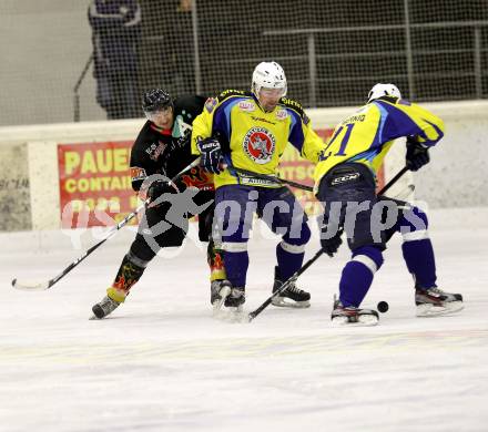 Eishockey. CHL. 1.EHC Althofen gegen EC-SV Spittal. Klemen Markus (Althofen), Florian Orzetek (Spittal). Althofen, 1.12.2012.
Foto: Kuess
---
pressefotos, pressefotografie, kuess, qs, qspictures, sport, bild, bilder, bilddatenbank