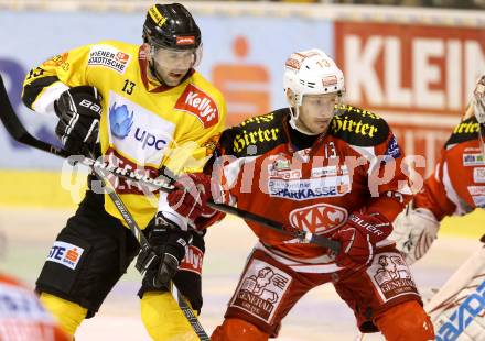 EBEL. Eishockey Bundesliga. EC KAC gegen UPC Vienna Capitals.  Johannes Kirisits,  (KAC), Zdenek Blatny (Vienna). Klagenfurt, am 2.12.2012.
Foto: Kuess 


---
pressefotos, pressefotografie, kuess, qs, qspictures, sport, bild, bilder, bilddatenbank