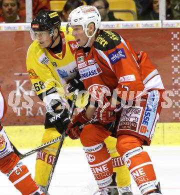 EBEL. Eishockey Bundesliga. EC KAC gegen UPC Vienna Capitals. Mikle Siklenka,  (KAC), David Lundbohm  (Vienna). Klagenfurt, am 2.12.2012.
Foto: Kuess 


---
pressefotos, pressefotografie, kuess, qs, qspictures, sport, bild, bilder, bilddatenbank