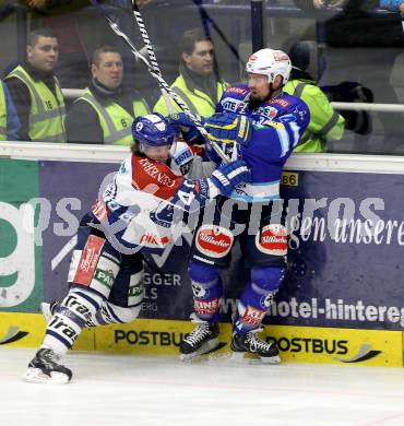 EBEL. Eishockey Bundesliga. EC VSV gegen KHL Medvescak Zagreb. Markus Peintner,  (VSV), Kenneth Macaulay (Zagreb). Villach, am 2.12.2012.
Foto: Kuess 


---
pressefotos, pressefotografie, kuess, qs, qspictures, sport, bild, bilder, bilddatenbank