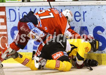 EBEL. Eishockey Bundesliga. EC KAC gegen UPC Vienna Capitals. Tyler Myers,   (KAC), Zdenek Blatny (Vienna). Klagenfurt, am 2.12.2012.
Foto: Kuess 


---
pressefotos, pressefotografie, kuess, qs, qspictures, sport, bild, bilder, bilddatenbank