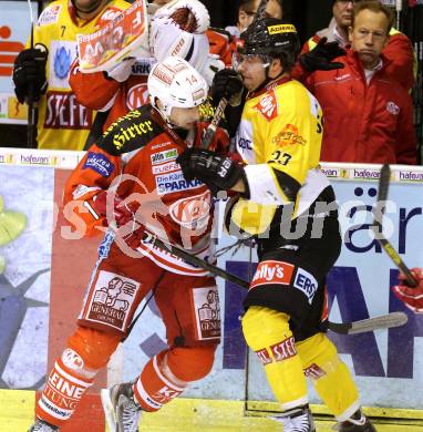 EBEL. Eishockey Bundesliga. EC KAC gegen UPC Vienna Capitals.  Johannes Reichel,  (KAC), Markus Schlacher (Vienna). Klagenfurt, am 2.12.2012.
Foto: Kuess 


---
pressefotos, pressefotografie, kuess, qs, qspictures, sport, bild, bilder, bilddatenbank