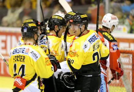 EBEL. Eishockey Bundesliga. EC KAC gegen UPC Vienna Capitals. Torjubel Caps. Klagenfurt, am 2.12.2012.
Foto: Kuess 


---
pressefotos, pressefotografie, kuess, qs, qspictures, sport, bild, bilder, bilddatenbank