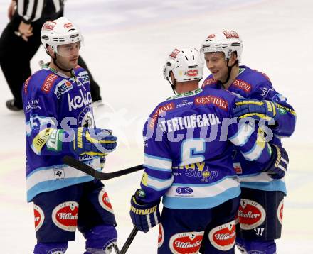 EBEL. Eishockey Bundesliga. EC VSV gegen KHL Medvescak Zagreb. Torjubel Antti Pusa, Gerhard Unterluggauer, Scott Hotham (VSV). Villach, am 2.12.2012.
Foto: Kuess 


---
pressefotos, pressefotografie, kuess, qs, qspictures, sport, bild, bilder, bilddatenbank