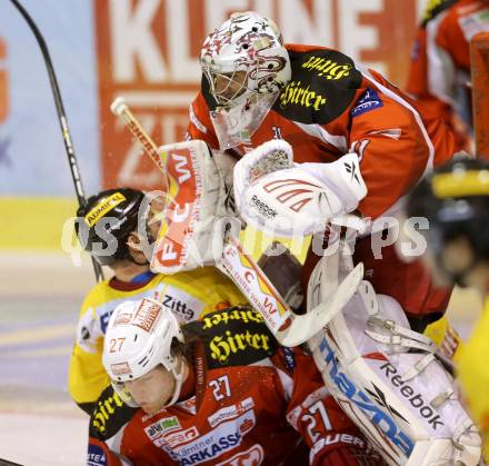 EBEL. Eishockey Bundesliga. EC KAC gegen UPC Vienna Capitals.  Andy Chiodo, Thomas Hundertpfund,(KAC),  Rafael Rotter  (Vienna). Klagenfurt, am 2.12.2012.
Foto: Kuess 


---
pressefotos, pressefotografie, kuess, qs, qspictures, sport, bild, bilder, bilddatenbank