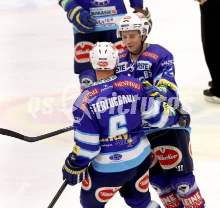 EBEL. Eishockey Bundesliga. EC VSV gegen KHL Medvescak Zagreb. Torjubel Antti Pusa, Gerhard Unterluggauer,  (VSV). Villach, am 2.12.2012.
Foto: Kuess 


---
pressefotos, pressefotografie, kuess, qs, qspictures, sport, bild, bilder, bilddatenbank