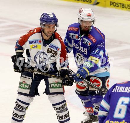 EBEL. Eishockey Bundesliga. EC VSV gegen KHL Medvescak Zagreb. Markus Peintner,  (VSV), Alan Letang (Zagreb). Villach, am 2.12.2012.
Foto: Kuess 


---
pressefotos, pressefotografie, kuess, qs, qspictures, sport, bild, bilder, bilddatenbank