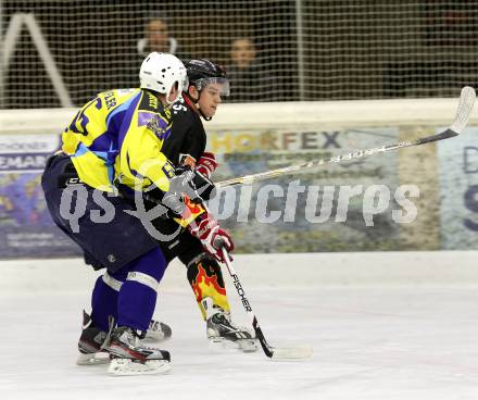 Eishockey. CHL. 1.EHC Althofen gegen EC-SV Spittal. Lungkofler Gerald (Althofen), Moser Sandro (Spittal). Althofen, 1.12.2012.
Foto: Kuess
---
pressefotos, pressefotografie, kuess, qs, qspictures, sport, bild, bilder, bilddatenbank