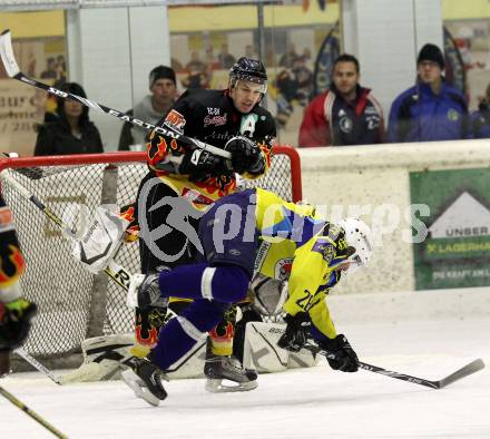 Eishockey. CHL. 1.EHC Althofen gegen EC-SV Spittal. Schweiger Christian (Althofen), Florian Orzetek (Spittal). Althofen, 1.12.2012.
Foto: Kuess
---
pressefotos, pressefotografie, kuess, qs, qspictures, sport, bild, bilder, bilddatenbank