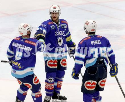 EBEL. Eishockey Bundesliga. EC VSV gegen KHL Medvescak Zagreb. Torjubel Gerhard Unterluggauer, John Hughes, Marco Pewal (VSV). Villach, am 2.12.2012.
Foto: Kuess 


---
pressefotos, pressefotografie, kuess, qs, qspictures, sport, bild, bilder, bilddatenbank