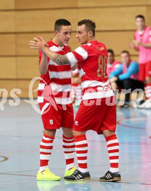 Futsal 2. Bundesliga. Futsal Klagenfurt gegen St. Poelten. Torjubel Vahid Muharemovic, Marko Petricevic (Klagenfurt). Viktring, am 2.12.2012.
Foto: Kuess
---
pressefotos, pressefotografie, kuess, qs, qspictures, sport, bild, bilder, bilddatenbank