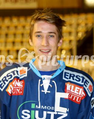 Eishockey. VSV. U20. Christoph Herzog. Klagenfurt, 1.12.2012.
Foto: Kuess
---
pressefotos, pressefotografie, kuess, qs, qspictures, sport, bild, bilder, bilddatenbank