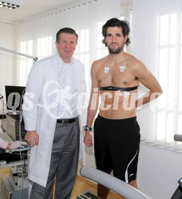 Fussball. Bundesliga. WAC. Institut fÃ¼r Sportmedizin. Laktattest. Karl Schnabl, Jacobo. Klagenfurt, 3.12.2012.
Foto: Kuess
---
pressefotos, pressefotografie, kuess, qs, qspictures, sport, bild, bilder, bilddatenbank