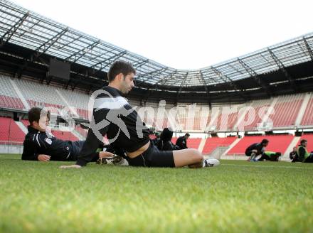 Fussball. Bundesliga. RZ Pellets WAC. Training im Woethersee Stadion Klagenfurt. Ruben Rivera. Klagenfurt, 26.11.2012.
Foto: kuess
---
pressefotos, pressefotografie, kuess, qs, qspictures, sport, bild, bilder, bilddatenbank