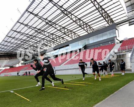 Fussball. Bundesliga. RZ Pellets WAC. Training im Woethersee Stadion Klagenfurt. Klagenfurt, 26.11.2012.
Foto: kuess
---
pressefotos, pressefotografie, kuess, qs, qspictures, sport, bild, bilder, bilddatenbank