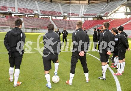 Fussball. Bundesliga. RZ Pellets WAC. Training im Woethersee Stadion Klagenfurt. Klagenfurt, 26.11.2012.
Foto: kuess
---
pressefotos, pressefotografie, kuess, qs, qspictures, sport, bild, bilder, bilddatenbank