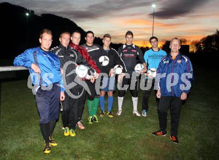 Fussball. 2. Klasse D. Grafenstein. Drumbl Michael Thomas, Martin Pistotnig,  Reichel Manuel (K), Brunner Wolfgang, Wadler Christian, Ferra Philipp Michael, Ado Ibrahimovic, Tormann Michael Martin. Granfenstein, 18.10.2012.
Foto: Kuess
---
pressefotos, pressefotografie, kuess, qs, qspictures, sport, bild, bilder, bilddatenbank