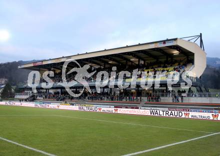 Fussball BUndesliga. RZ Pellets WAC gegen FC Wacker Innsbruck. Osttribuene der Lavanttal-Arena. Wolfsberg, am 1.12.2012.
Foto: Kuess
---
pressefotos, pressefotografie, kuess, qs, qspictures, sport, bild, bilder, bilddatenbank