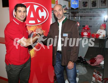 EBEL. Eishockey Bundesliga. Praesentation Neuzugang Andrew Cogliano, Christer Olsson (KAC). Klagenfurt, 19.11.2012.
Foto: kuess
---
pressefotos, pressefotografie, kuess, qs, qspictures, sport, bild, bilder, bilddatenbank