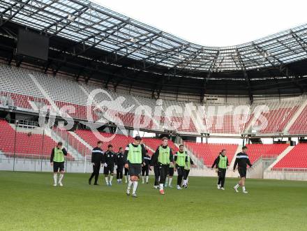 Fussball. Bundesliga. RZ Pellets WAC. Training im Woethersee Stadion Klagenfurt. Klagenfurt, 26.11.2012.
Foto: kuess
---
pressefotos, pressefotografie, kuess, qs, qspictures, sport, bild, bilder, bilddatenbank