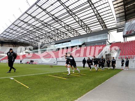 Fussball. Bundesliga. RZ Pellets WAC. Training im Woethersee Stadion Klagenfurt. Klagenfurt, 26.11.2012.
Foto: kuess
---
pressefotos, pressefotografie, kuess, qs, qspictures, sport, bild, bilder, bilddatenbank