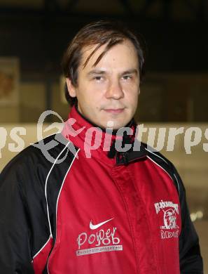 Eishockey. Kaerntner Landesklassen Ost. EHC Launsdorf Hochosterwitz. Trainer Georg Taferner. Voelkermarkt, 28.11.2012.
foto: Kuess
---
pressefotos, pressefotografie, kuess, qs, qspictures, sport, bild, bilder, bilddatenbank