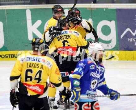 EBEL. Eishockey Bundesliga. EC VSV gegen UPC Vienna Capitals.  Torjubel Caps. Villach, am 7.12.2012.
Foto: Kuess 


---
pressefotos, pressefotografie, kuess, qs, qspictures, sport, bild, bilder, bilddatenbank