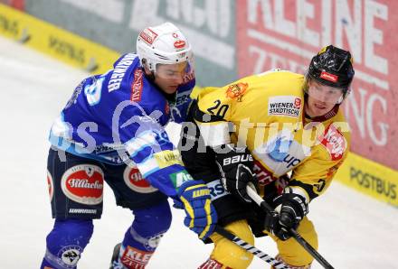 EBEL. Eishockey Bundesliga. EC VSV gegen UPC Vienna Capitals. Marious Goehringer, (VSV), Marcus Olsson  (Vienna). Villach, am 7.12.2012.
Foto: Kuess 


---
pressefotos, pressefotografie, kuess, qs, qspictures, sport, bild, bilder, bilddatenbank