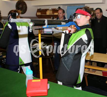 Schiesssport. Eroeffnung Schiessanlage des Schuetzenvereines St. Veit an der Glan. Barbara Brugger. St. Veit, am 8.12.2012.
Foto: Kuess
---
pressefotos, pressefotografie, kuess, qs, qspictures, sport, bild, bilder, bilddatenbank