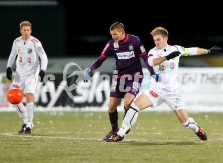 Fussball. Bundesliga. RZ Pellets WAC gegen FK Austria Wien. Michael Sollbauer, (WAC), Alexander Gorgon (Wien). Wolfsberg, 8.12.2012.
Foto: Kuess

---
pressefotos, pressefotografie, kuess, qs, qspictures, sport, bild, bilder, bilddatenbank