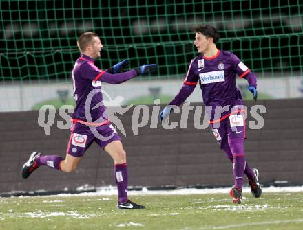 Fussball. Bundesliga. RZ Pellets WAC gegen FK Austria Wien. Torjubel Philipp Hosiner, Alexander Gorgon (Wien). Wolfsberg, 8.12.2012.
Foto: Kuess

---
pressefotos, pressefotografie, kuess, qs, qspictures, sport, bild, bilder, bilddatenbank