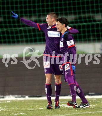 Fussball. Bundesliga. RZ Pellets WAC gegen FK Austria Wien. Torjubel Philipp Hosiner, Alexander Gorgon (Wien). Wolfsberg, 8.12.2012.
Foto: Kuess

---
pressefotos, pressefotografie, kuess, qs, qspictures, sport, bild, bilder, bilddatenbank