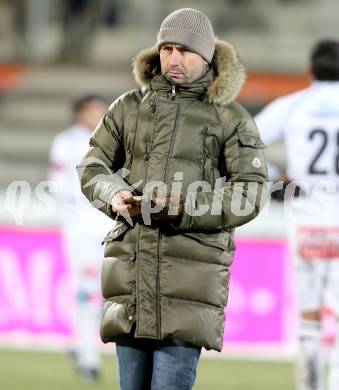 Fussball. Bundesliga. RZ Pellets WAC gegen FK Austria Wien. Trainer Nenad Bjelica (WAC). Wolfsberg, 8.12.2012.
Foto: Kuess

---
pressefotos, pressefotografie, kuess, qs, qspictures, sport, bild, bilder, bilddatenbank