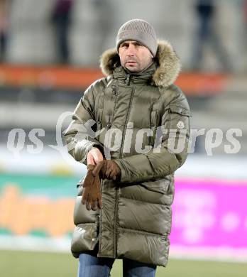 Fussball. Bundesliga. RZ Pellets WAC gegen FK Austria Wien. Trainer Nenad Bjelica (WAC). Wolfsberg, 8.12.2012.
Foto: Kuess

---
pressefotos, pressefotografie, kuess, qs, qspictures, sport, bild, bilder, bilddatenbank