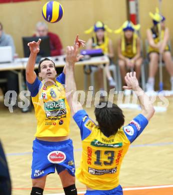 Volleyball. CEV-Cup. SK Posojilnica Aich/Dob gegen Andreoli Latina. Rok Satler, Gerald Reiser  (Aich/Dob). Bleiburg, 12.12.2012.
Foto: Kuess

---
pressefotos, pressefotografie, kuess, qs, qspictures, sport, bild, bilder, bilddatenbank