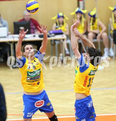 Volleyball. CEV-Cup. SK Posojilnica Aich/Dob gegen Andreoli Latina. Rok Satler, Gerald Reiser  (Aich/Dob). Bleiburg, 12.12.2012.
Foto: Kuess

---
pressefotos, pressefotografie, kuess, qs, qspictures, sport, bild, bilder, bilddatenbank