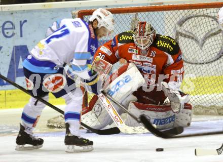 EBEL. Eishockey Bundesliga. EC KAC gegen VSV. Rene Swette,  (KAC),  John Hughes  (VSV). Klagenfurt, am 16.12.2012.
Foto: Kuess 


---
pressefotos, pressefotografie, kuess, qs, qspictures, sport, bild, bilder, bilddatenbank