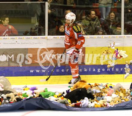 EBEL. Eishockey Bundesliga. EC KAC gegen VSV. John Lammers, Teddybaertoss  (KAC). Klagenfurt, am 16.12.2012.
Foto: Kuess 


---
pressefotos, pressefotografie, kuess, qs, qspictures, sport, bild, bilder, bilddatenbank