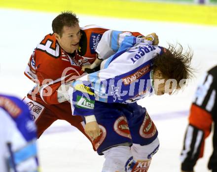 EBEL. Eishockey Bundesliga. EC KAC gegen VSV.  Rauferei Tomislav Zanoski,  (KAC), Andreas Wiedergut (VSV). Klagenfurt, am 16.12.2012.
Foto: Kuess 


---
pressefotos, pressefotografie, kuess, qs, qspictures, sport, bild, bilder, bilddatenbank