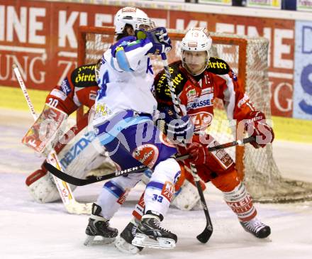 EBEL. Eishockey Bundesliga. EC KAC gegen VSV.  Johannes Kirisits,  (KAC),  Andreas Wiedergut (VSV). Klagenfurt, am 16.12.2012.
Foto: Kuess 


---
pressefotos, pressefotografie, kuess, qs, qspictures, sport, bild, bilder, bilddatenbank