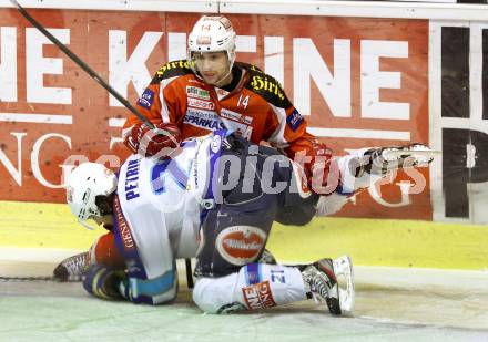 EBEL. Eishockey Bundesliga. EC KAC gegen VSV.  Johannes Reichel, (KAC),  Benjamin Petrik  (VSV).. Klagenfurt, am 16.12.2012.
Foto: Kuess 


---
pressefotos, pressefotografie, kuess, qs, qspictures, sport, bild, bilder, bilddatenbank