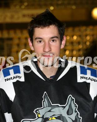 Eishockey. CHL. Tarco Woelfe. Portrait. Marco Del Fabro. Klagenfurt, 17.12.2012.
Foto: Kuess 
---
pressefotos, pressefotografie, kuess, qs, qspictures, sport, bild, bilder, bilddatenbank