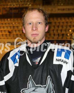 Eishockey. CHL. Tarco Woelfe. Portrait. Christof Grezko. Klagenfurt, 17.12.2012.
Foto: Kuess 
---
pressefotos, pressefotografie, kuess, qs, qspictures, sport, bild, bilder, bilddatenbank