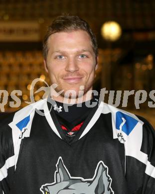 Eishockey. CHL. Tarco Woelfe. Portrait. Tino Teppert. Klagenfurt, 17.12.2012.
Foto: Kuess 
---
pressefotos, pressefotografie, kuess, qs, qspictures, sport, bild, bilder, bilddatenbank