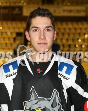 Eishockey. CHL. Tarco Woelfe. Portrait.  Martin Zeloth. Klagenfurt, 17.12.2012.
Foto: Kuess 
---
pressefotos, pressefotografie, kuess, qs, qspictures, sport, bild, bilder, bilddatenbank