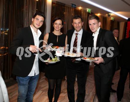 Sportgala. Ehrung Sportler des Jahres. Roland Putsche, Ute und Walter Kogler, Michael Sollbauer . Velden, 19.12.2012.
Foto: Kuess 
---
pressefotos, pressefotografie, kuess, qs, qspictures, sport, bild, bilder, bilddatenbank