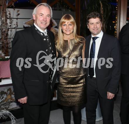 Sportgala. Ehrung Sportler des Jahres. Landeshauptmann Gerhard Doerfler, Waltraud und Dietmar Riegler. Velden, 19.12.2012.
Foto: Kuess 
---
pressefotos, pressefotografie, kuess, qs, qspictures, sport, bild, bilder, bilddatenbank