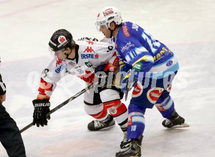 EBEL. Eishockey Bundesliga. EC VSV gegen HC TWK Innsbruck "Die Haie".  Derek Damon, (VSV), Maximilian Steinacher (Innsbruck). Villach, am 21.12.2012.
Foto: Kuess 


---
pressefotos, pressefotografie, kuess, qs, qspictures, sport, bild, bilder, bilddatenbank