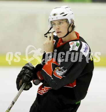 Eishockey CHL. Carinthian Hockey League. Tarco Woelfe gegen UEC Lienz. Nick Kompain (Tarco). Klagenfurt, am 22.12.2012.
Foto: Kuess
---
pressefotos, pressefotografie, kuess, qs, qspictures, sport, bild, bilder, bilddatenbank