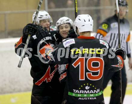 Eishockey CHL. Carinthian Hockey League. Tarco Woelfe gegen UEC Lienz. Torjubel Tarco. Klagenfurt, am 22.12.2012.
Foto: Kuess
---
pressefotos, pressefotografie, kuess, qs, qspictures, sport, bild, bilder, bilddatenbank